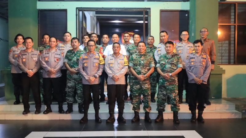 Mempererat Sinergitas TNI – Polri, Kapolres Metro Bekasi Kota Kunjungan Ke Kodim 0507/ Bekasi