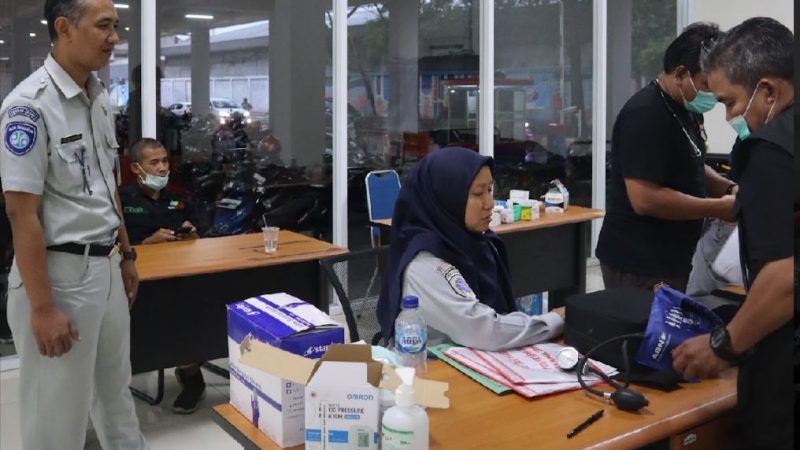 Jasa Raharja Jawa Barat Berikan Layanan Kesehatan Gratis di Terminal Tipe A Leuwi Panjang