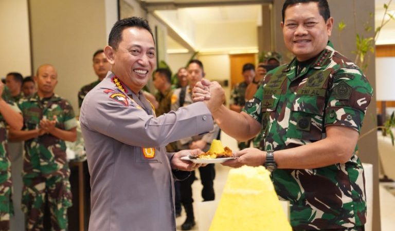 Surprise Panglima TNI di Hari Ulang Tahun Kapolri