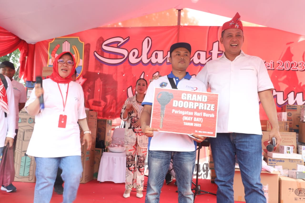 Puncak Hari Buruh di Kota Bekasi, Plt Wali Kota Katakan Para Pekerja Harus Terdaftar Di BPJS Ketenagakerjaan
