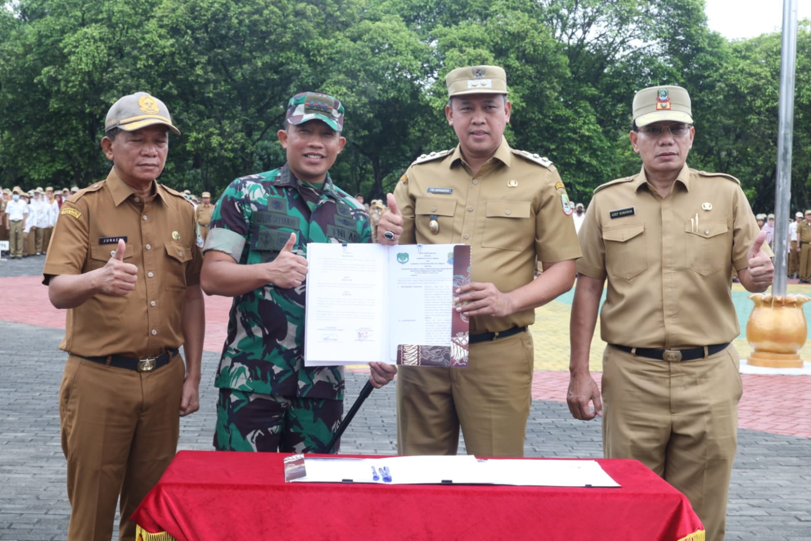 Apel Pagi Pemkot Bekasi dirangkai Penandatanganan Kerjasama TMMD, Pengukuhan Abang Mpok dan Penyerahan Penghargaan Muaythai