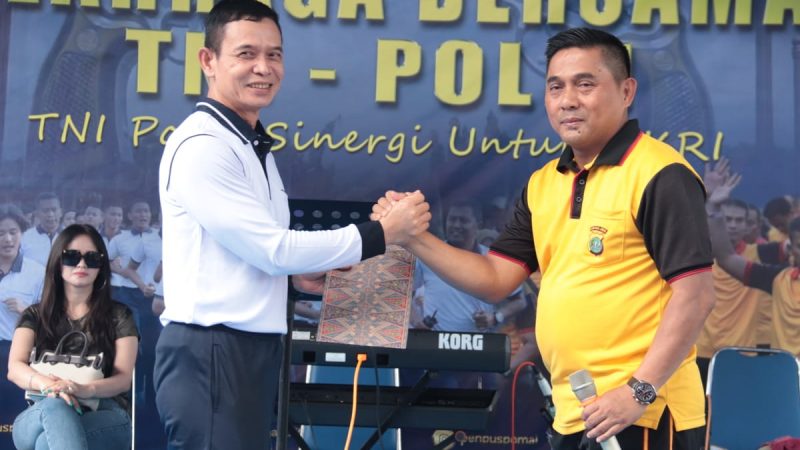 Kapolda Metro Jaya dan PJU olahraga bersama jajaran Puspomal