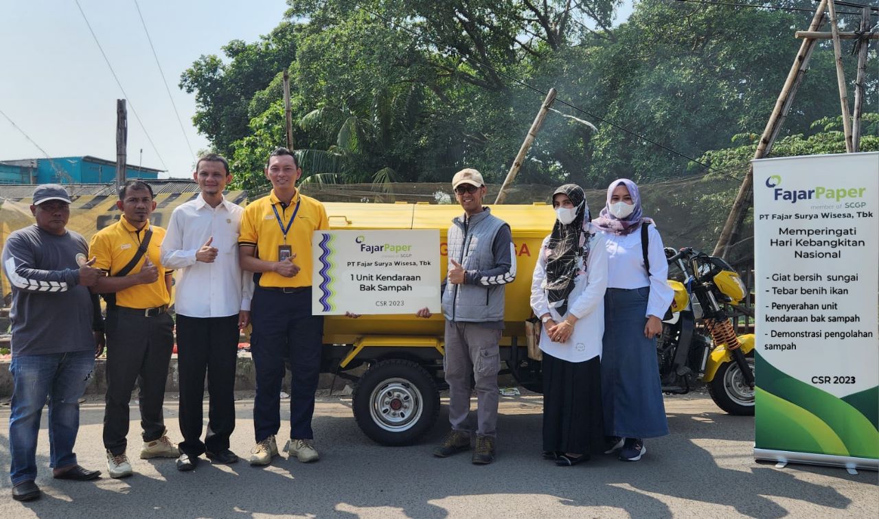 FajarPaper Dukung Program Daur Ulang Sampah Plastik Rumah Tangga dan Giat bersih Sungai bersama REHAB Cikarang