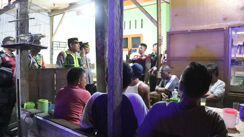 Ajak Masyarakat Merawat Kamtibmas, Kapolres Simalungun Pimpin Patroli Skala Besar Dimalam Libur