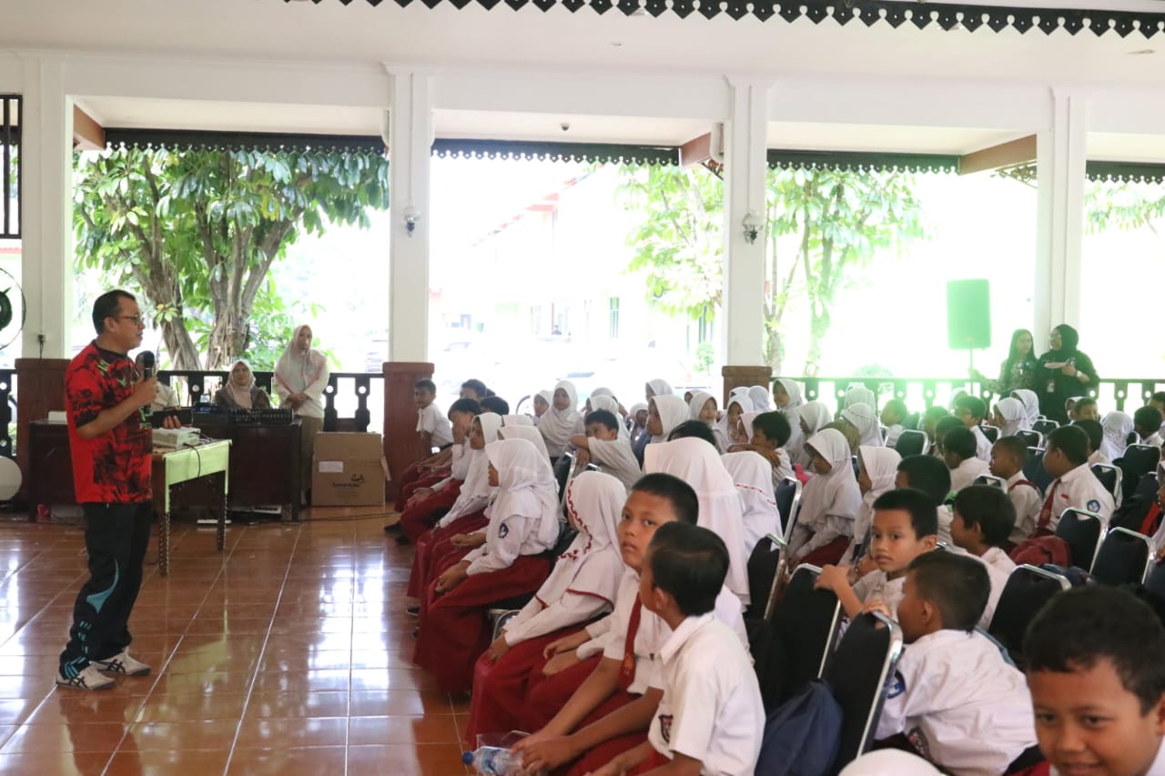 Asda II Terima Siswa Kelas 1 dan Kelas 4 SDN Bekasi Jaya IV Untuk Perkenalkan Pemerintah Kota Bekasi.