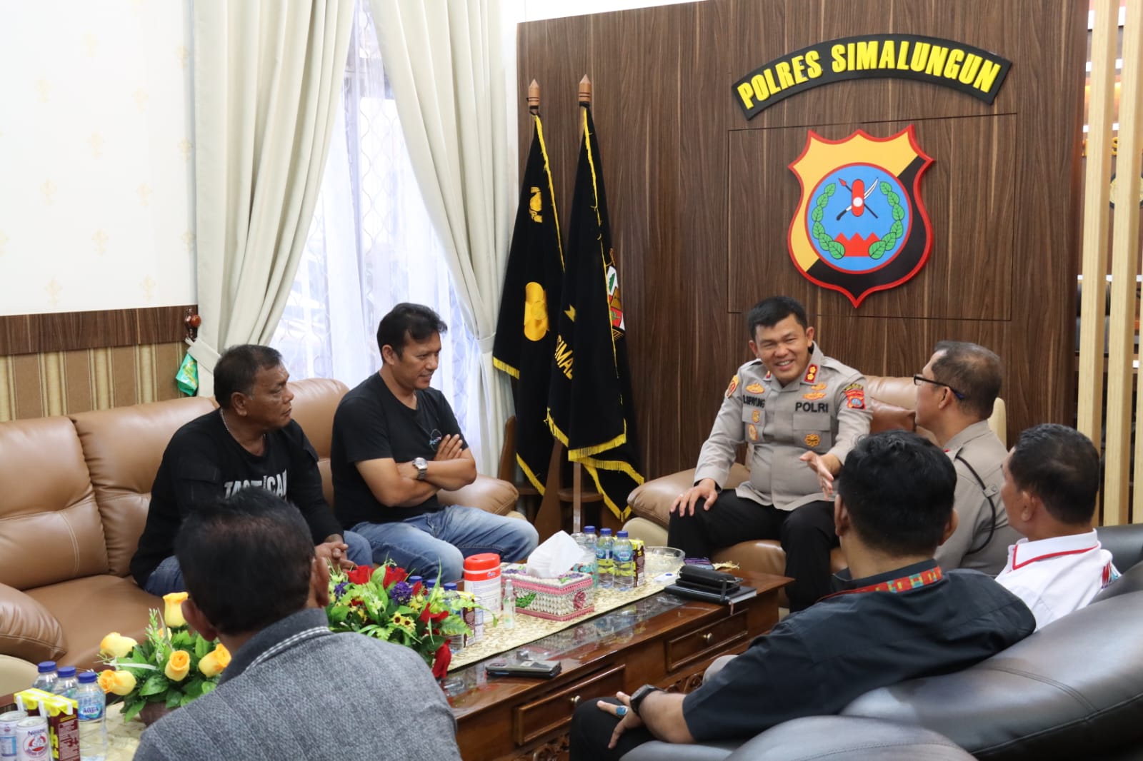 Kedepankan Restorative Justice, Kapolres Simalungun Mediasi Kasus Penganiayaan Wartawan di Parapat Berakhir Damai, Korban Maafkan Terduga Pelaku