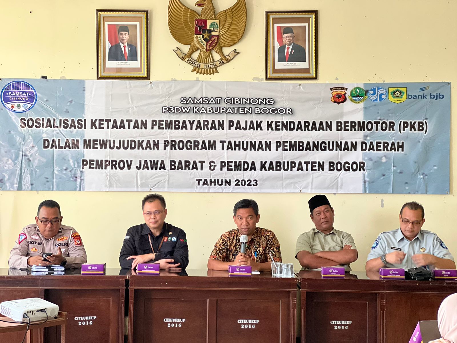 SOSIALISASI TATA TERTIB ADMINISTRASI KENDARAAN BERMOTOR DAN KESELAMATAN BERLALU LINTAS DI KECAMATAN CITEUREUP KABUPATENBOGOR