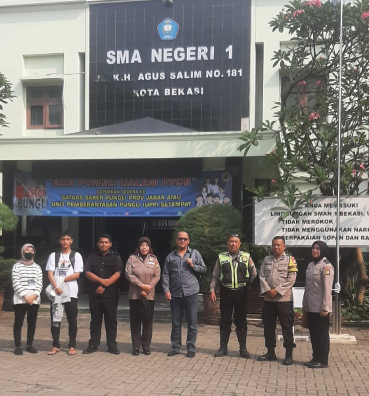 Personil Polsek Belasi Timur monitoring Kegiatan Pentas Seni Inobu (Ichi Gakuen No Bukansai) di SMA 1 Kota Bekasi