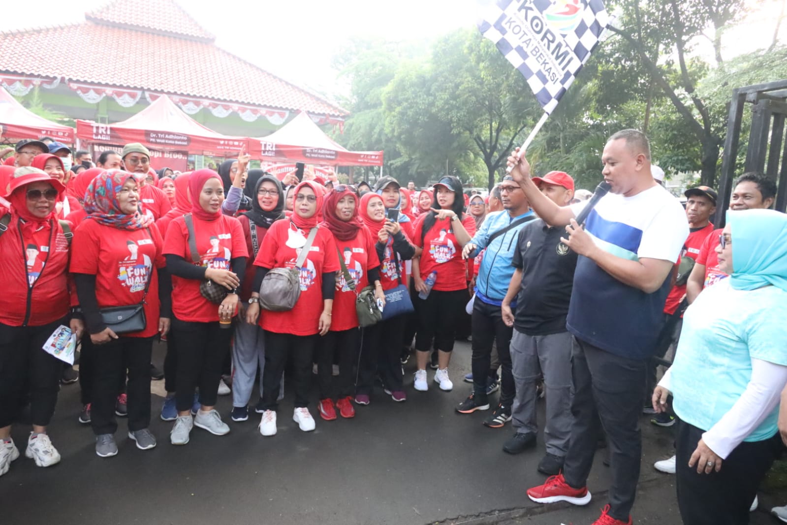 Pekan Ketiga, Jalan Santai KORMI Kota Bekasi Berada Di Kecamatan Bekasi Selatan.