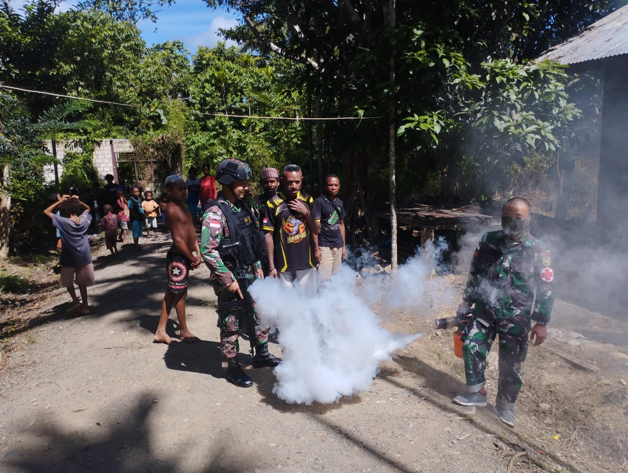 Satgas Yonif 143/TWEJ Cegah Penyebaran Malaria Di Pedalaman Papua