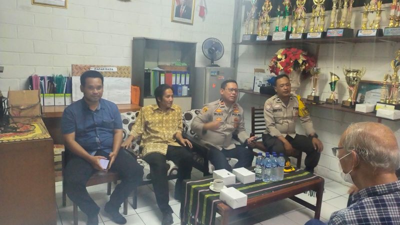 Sambang Lingkungan Bersama Kapolsek Pasar Minggu, Mencatat, Mendengar dan Mencari Solusi Kamtibmas di RW 03 Pasar Minggu