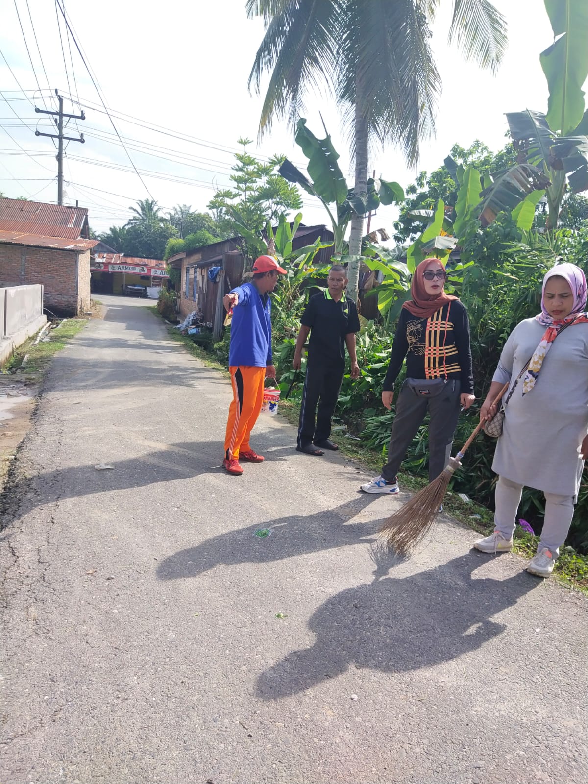 Kelurahan Kota Rantauprapat Gelar Jum’at Bersih dan Ucapkan Selamat Ulang Tahun Buat Bupati Labuhanbatu