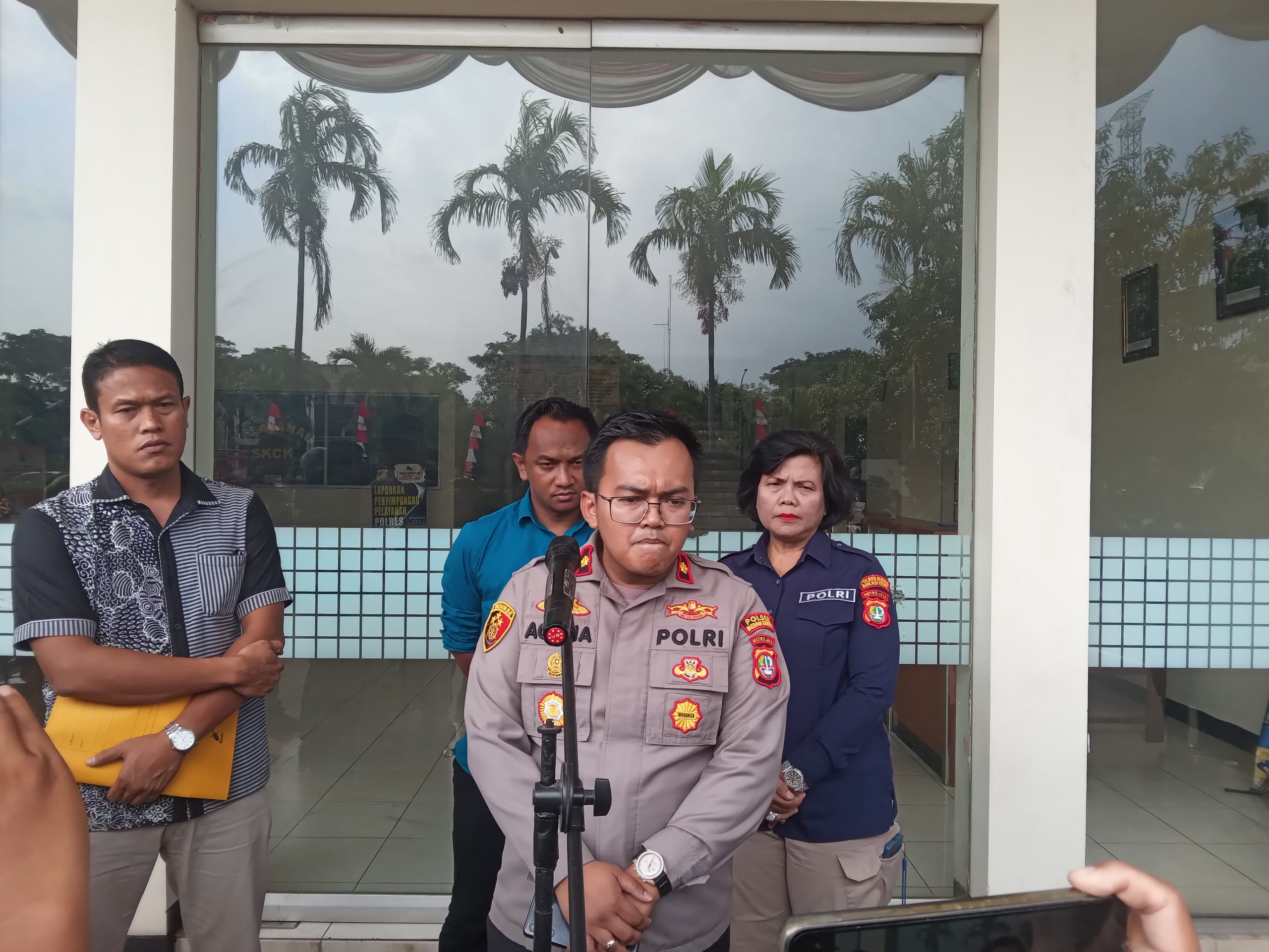 Polsek Medan Satria Gelar Ungkap kasus Pembunuhan Pemilik Warung Sate Solo Mas Wid