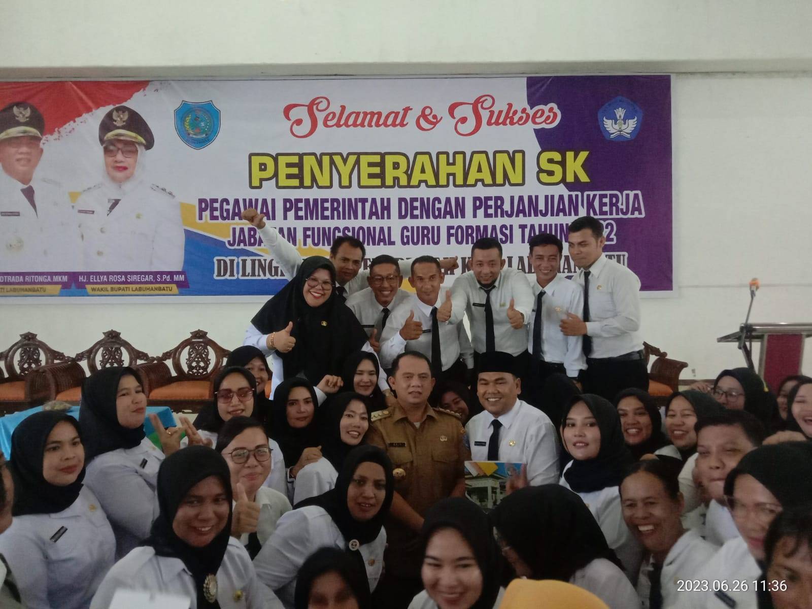 Bupati Labuhanbatu Serahkan SK Pengangkatan 642 Orang Guru P3K