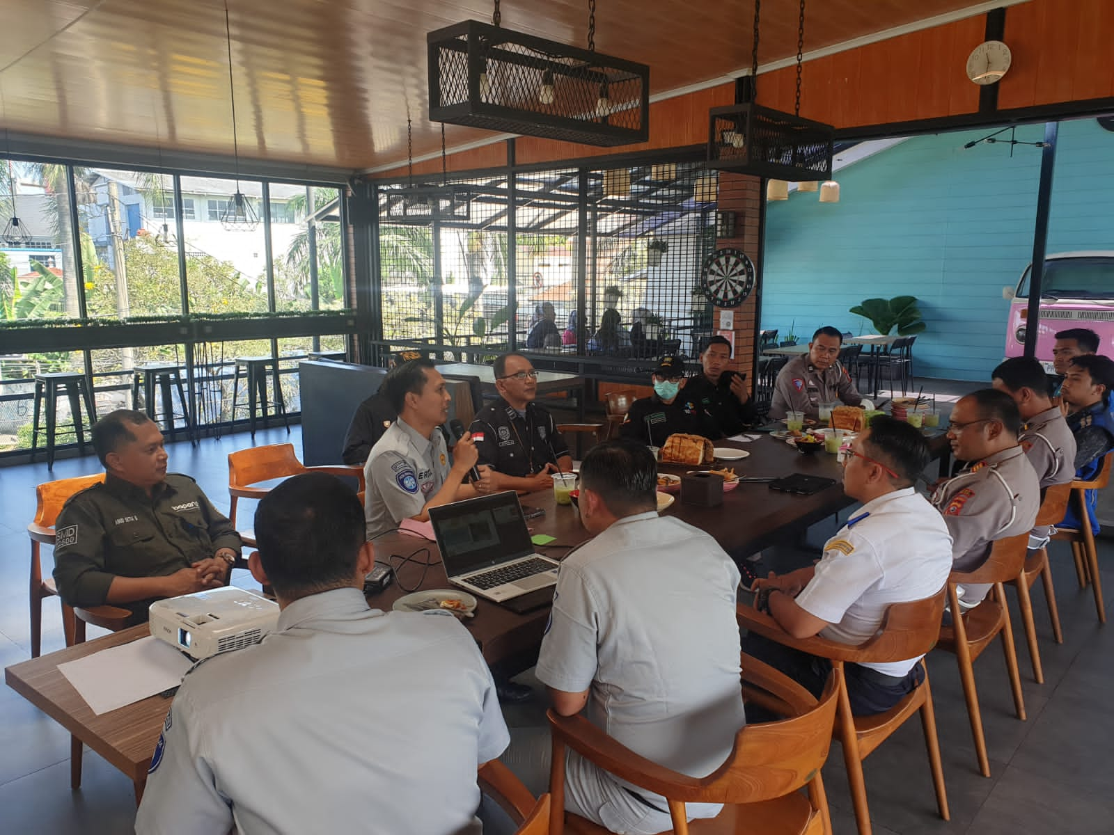 PT Jasa Raharja Cabang Utama Jawa Barat, kembali melaksanakan Rapat Forum Komunikasi Lalu Lintas dan Angkutan Jalan di Wilayah Kabupaten Sumedang