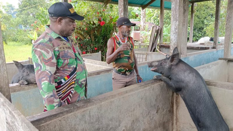 Pererat Tali Silaturahmi, Babinsa Koramil 1710-03/KK Gelar Komsos Bersama Tokoh Masyarakat di Wilayah Binaan 