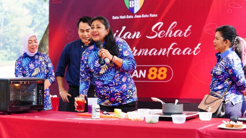 Reuni 35 Th Andalan 88, Istri Demo Masak