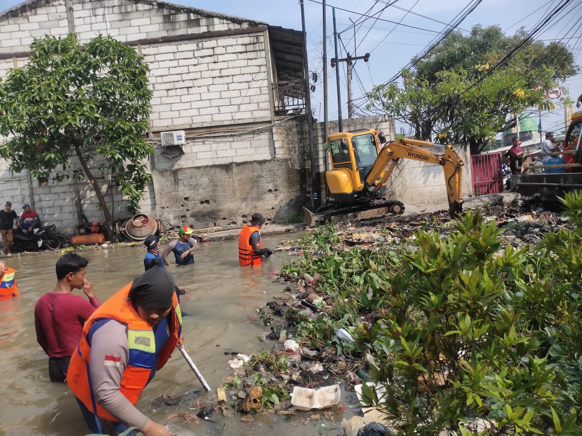 Polsek Bekasi Utara Bersinergi dalam Kegiatan Grebek K3 Kali Bersih