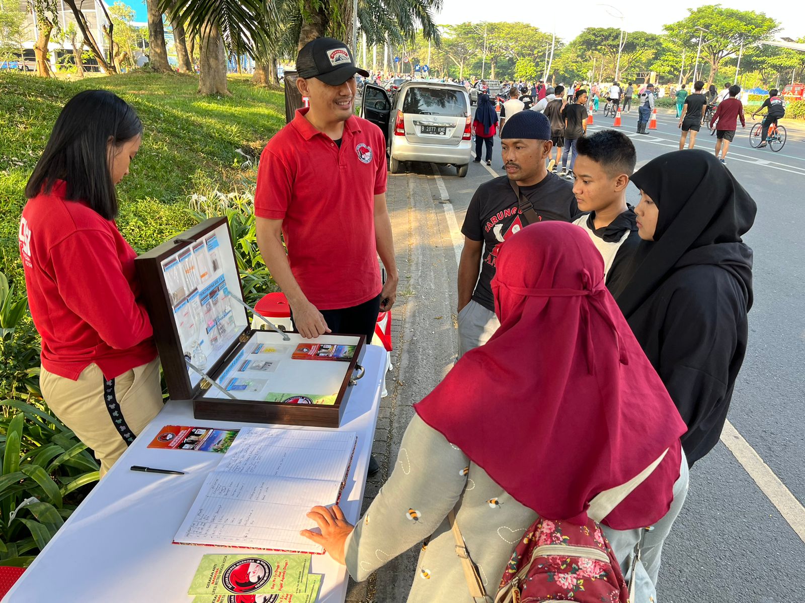 Kegiatan Sosialisasi P4GN Satresnarkoba Polres Metro Bekasi Kota dalam Kegiatan Car Free Day (CFD)