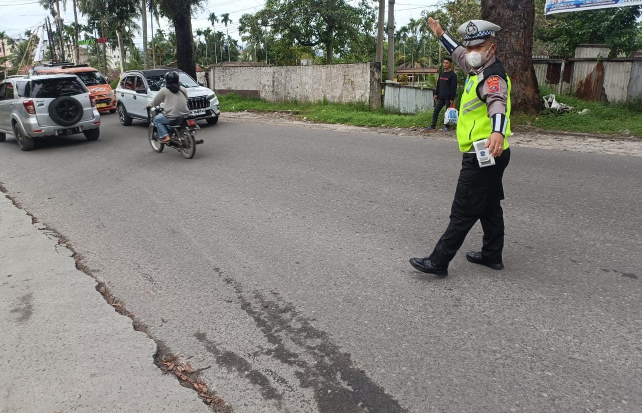 “Rombongan Wisata Che Puan Besar Kedah Tuanku Hajjah Aminah Dijamin Keamanannya oleh Sat Lantas Polres Simalungun”