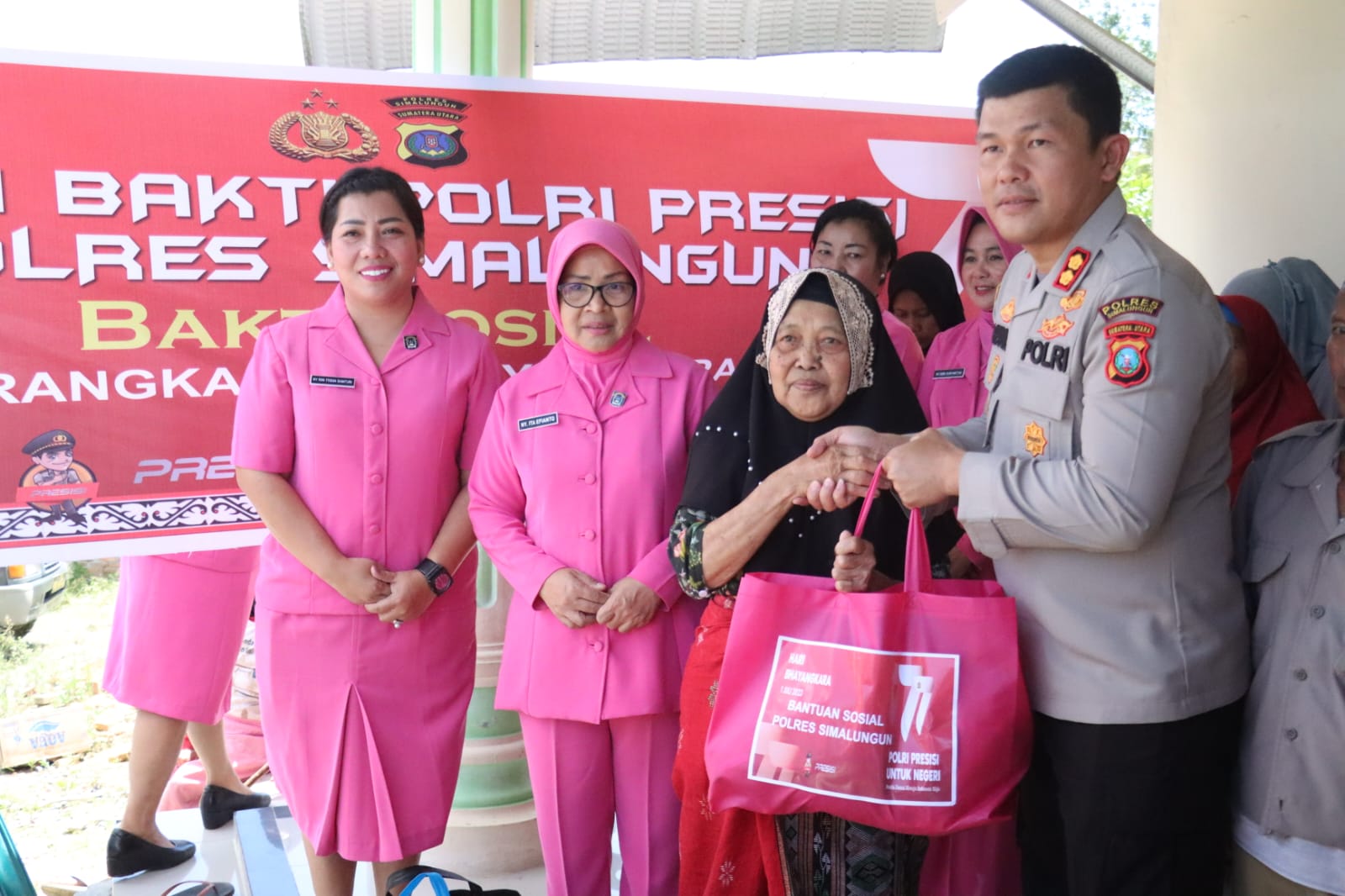 Bulan Bakti Polri Sambut Hari Bhayangkara, Polres Simalungun Salurkan 1.100 Paket Sembako