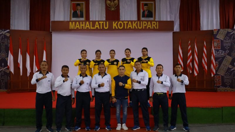 Danlantamal IX Beri Motivasi Tim Tari Yang Akan Mewakili Maluku Pada FORNAS VII di Bandung