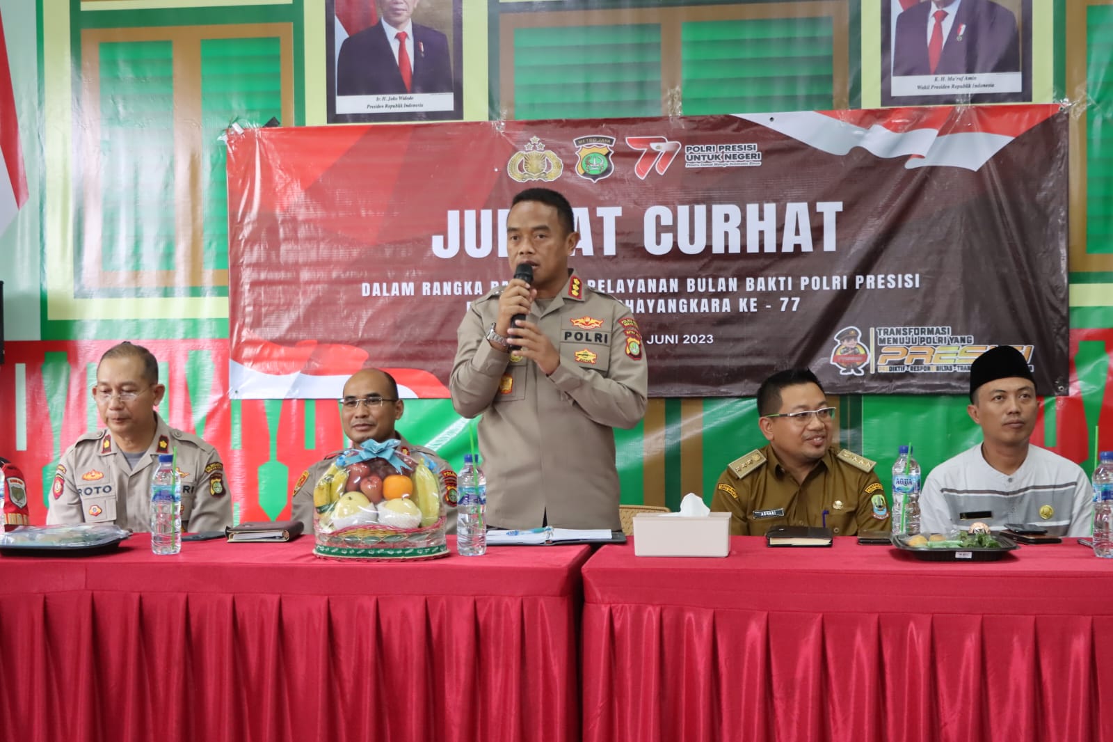 Jumat Curhat Polda Metro Jaya, Dir Tahti Polda Metro bersama Kapolres Metro Bekasi Kota Sambangi Warga Jatiluhur