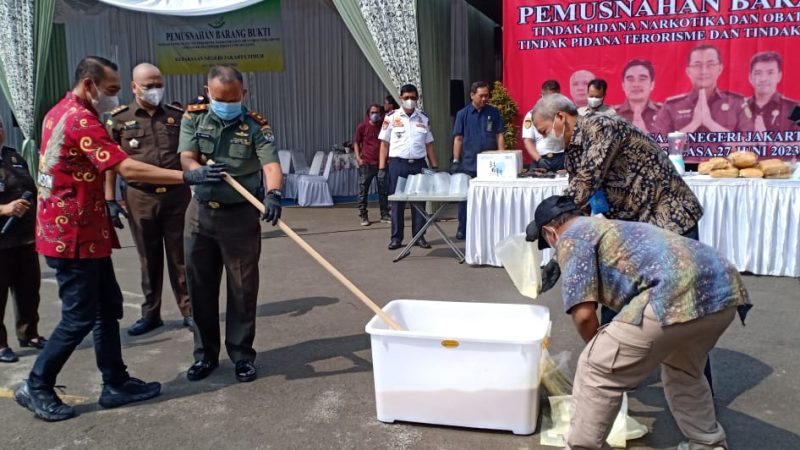 Kodim 0505/JT Hadiri Pemusnahan Barang Bukti di Kajari Jakarta Timur