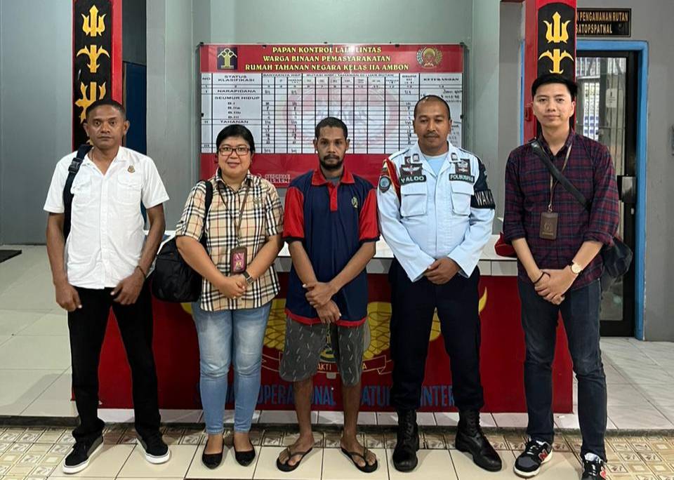 Polisi Limpahkan Tersangka MR Dan Barang Bukti Ke Kejari Maluku Tengah