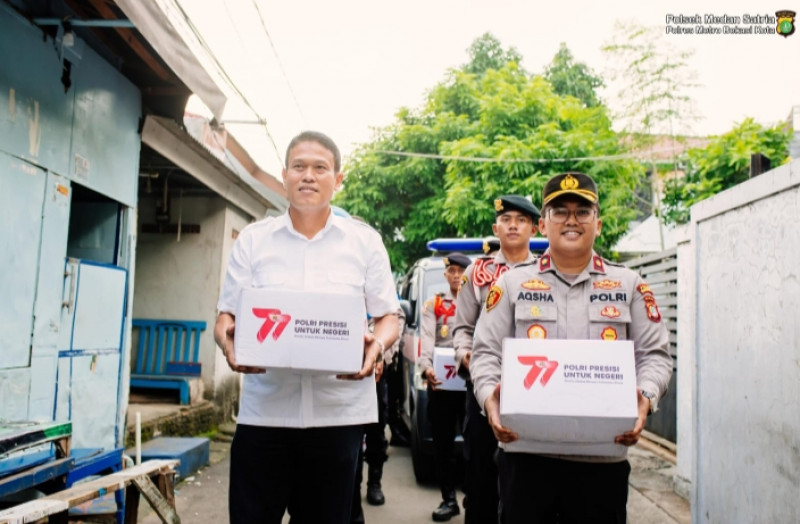 Bulan Bakti Polri Presisi dalam HUT Bhayangkara ke 77, Polsek Medan Satria Salurkan Paket Sembako