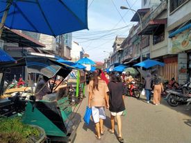 Warga minta Pemko Tebing Tinggi Tertibkan Becak Dan Pedagang Kaki Lima