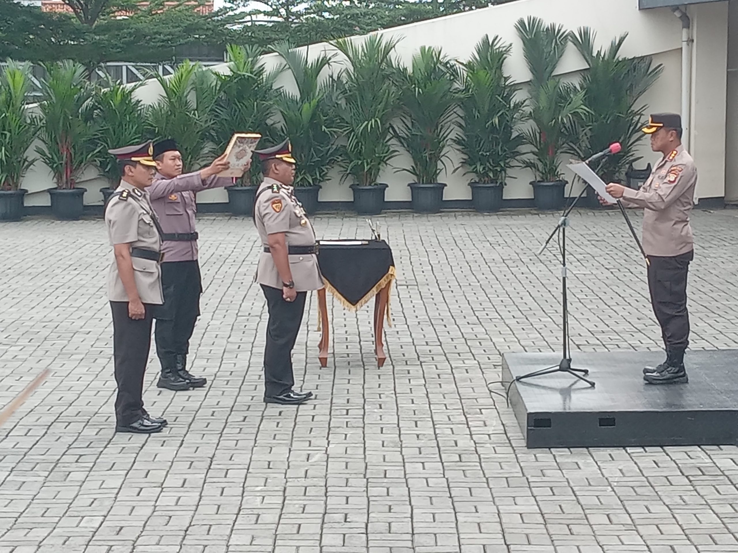 Kapolres Pimpin Apel Serah Terima Jabatan Kabagsumda Polres Metro Bekasi Kota