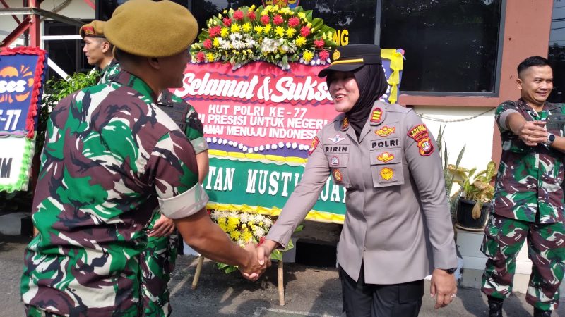 Kapolsek Bantargebang sambut Kunjungan Wadanyon Armed-7 Cikiwul dalam Rangka Hari Bhayangkara ke-77