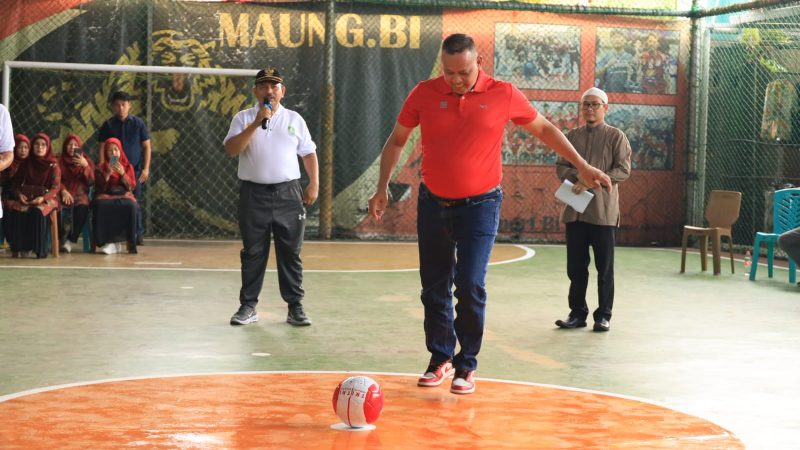 Hadiri Pembukaan Turnamen Olahraga di Kelurahan Bintara, Plt. Wali Kota Bekasi Beri Hadiah Sebagai Bentuk Apresiasi