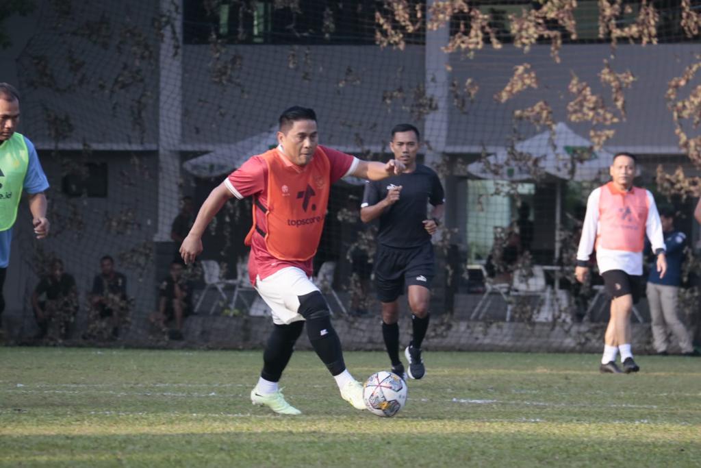 Perkuat Soliditas TNI Polri Polda Metro Jaya Dan Kodam Jaya Gelar Olahraga Bersama