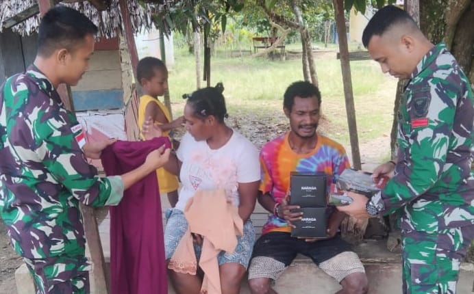 Ternyata Begini Satgas Yonif 143/TWEJ Dengan Masyarakat di Pedalaman Papua