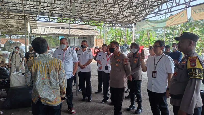 Kapolres Metro Bekasi Kota Hadiri MOU Pengolahan Sampah  Pemkot Bekasi dengan Waste4 Change