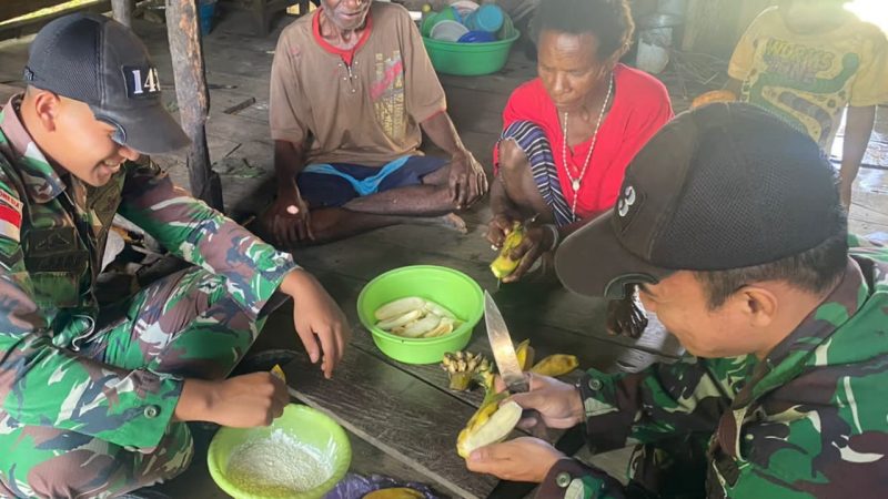 Luar biasa, Kedekatan Satgas Yonif 143/TWEJ Bersama Warga Kampung Yamrab Papua