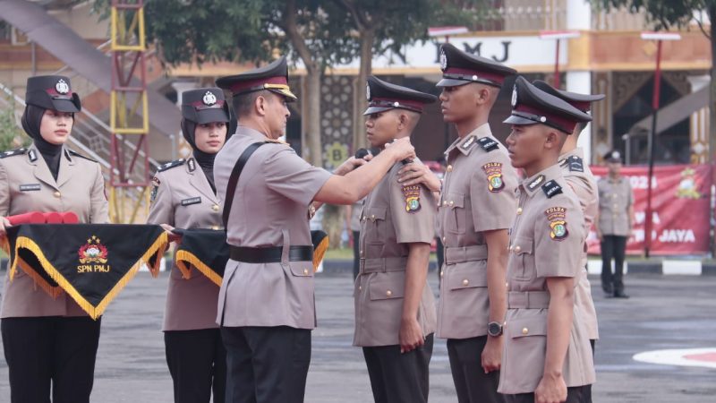 Wakapolda Metro Jaya Pimpin Upacara Pelantikan Bintara Polri Gelombang I Tahun 2023 di SPN Polda Metro Jaya