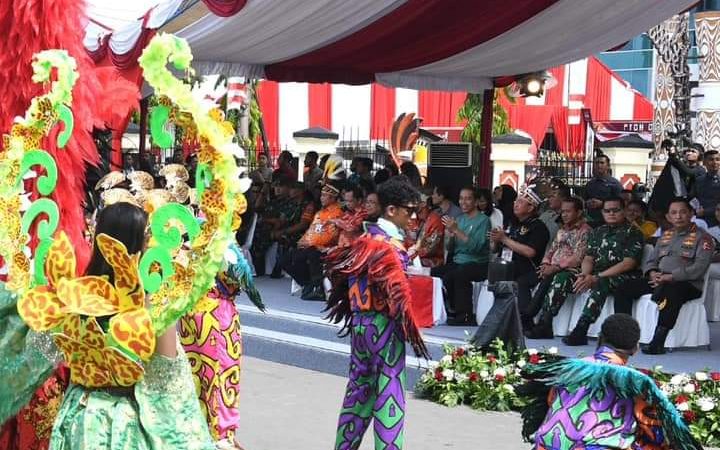 Panglima TNI Mendampingi Presiden RI Pembukaan Industri Kreatif di Tanah Papua