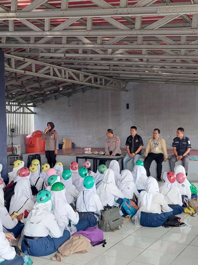 Polsek Bantargebang gelar Polri go School, Pembinaan dan Penyuluhan Kamtibmas di SMK AI Bahri