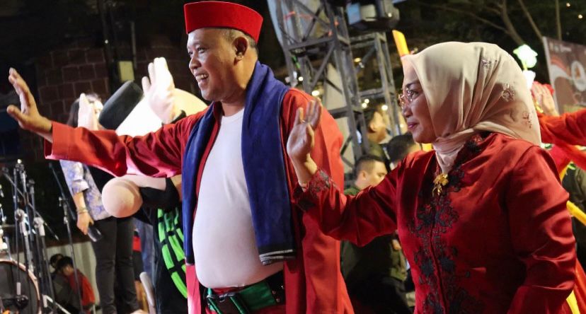 Pertunjukkan Pesona Bekasi Keren Meriahkan Malam Perayaan Karnaval dan Pawai Budaya Rakernas XVI Apeksi 2023