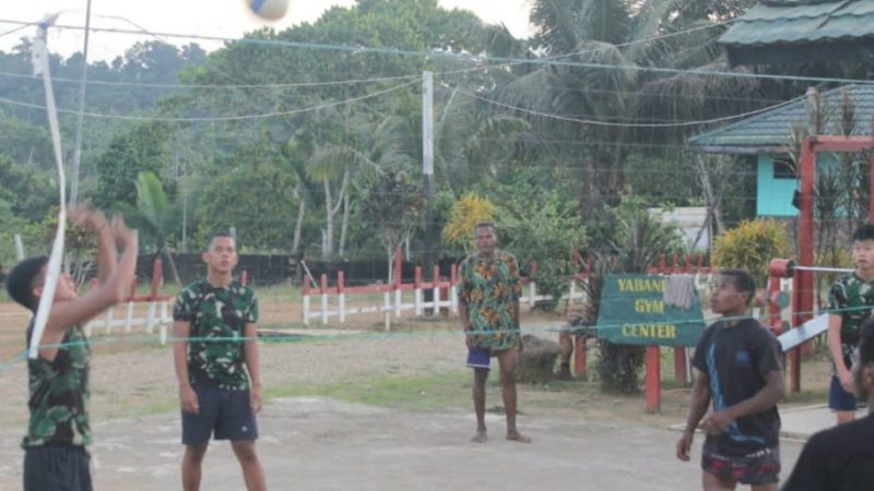 Ada Apa Sekelompok Pemuda Datangi Satgas Yonif 143/TWEJ