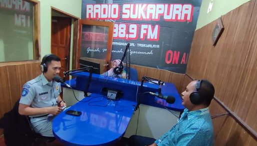 Optimalisasi Pencapaian Target Pendapatan dan Pelayanan Samsat serta Sosialisasi Program Bebas BBN dan Diskon PKB, Pembina Samsat Tasikmalaya Adakan Talkshow di Radio Sukapura FM Tasikmalaya