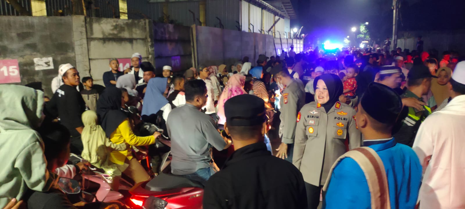 Malam Tahun Baru Islam 1 Muharram 1445 H, Kapolsek Bantargebang Monitoring Pengamanan Pawai Obor