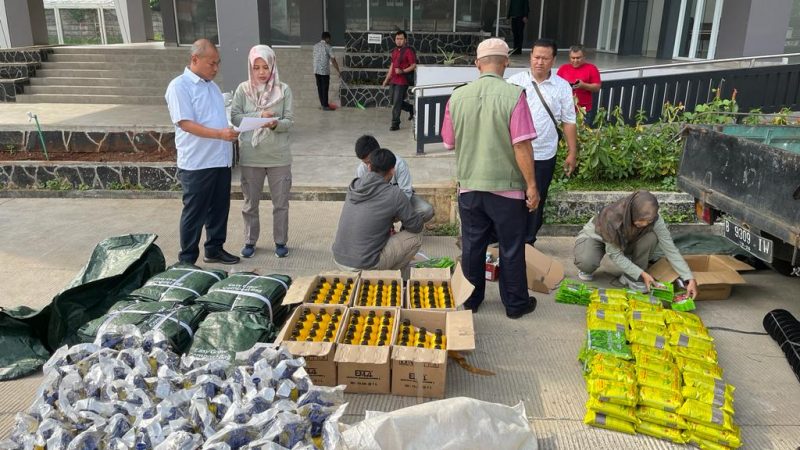 Pemkot Bekasi Berikan Sarpras Pendukung Program Kampung Iklim Kepada 9 RW