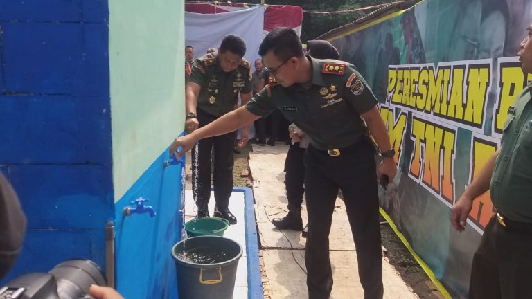 Program Kepala Staf Angkatan Darat, Dandim 0509 Dampingi Danrem 051 Wijayakarta Sambut Peresmian Sumur Air Bersih  