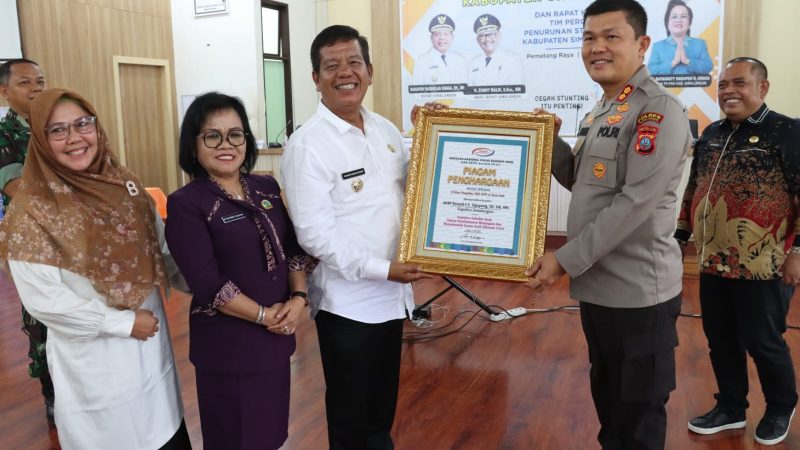 Menjadi Orangtua Asuh Bagi Anak Penderita Stunting, Polres Simalungun Terima Tiga Penghargaan Sekaligus