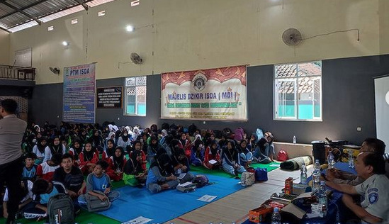 Jasa Raharja Perwakilan Cirebon Melakkan Sosialisasi Keselamatan Berlalu Lintas di SMK Isda Babakan Cirebon