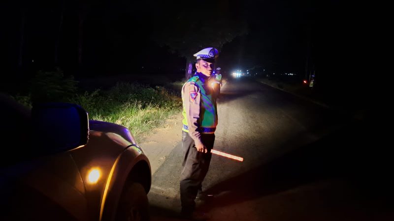 Sat Lantas Polres Simalungun Gelar Blue Light Patrol untuk Pastikan Lalu Lintas Aman dan Terkendali